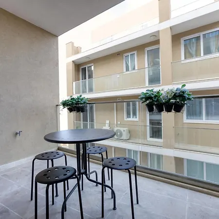 Spacious 3br With Balcony Close To Valletta By 360 Estates Apartmán
