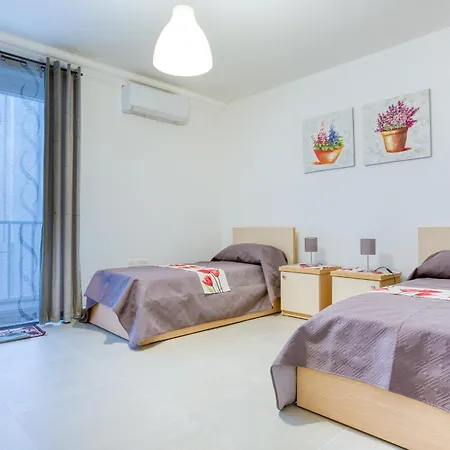 Apartmán Spacious 3br With Balcony Close To Valletta By 360 Estates Msida